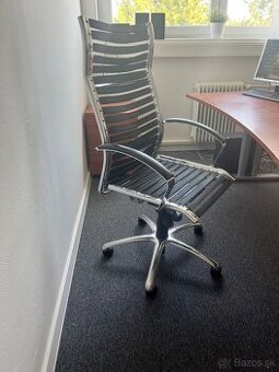 Kancelárske ergonomické kreslo