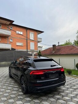 Predam audi q8 5.0 tdi s line