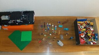 Rôzne LEGO + LEGO Technic Dodge Charger" (42111)