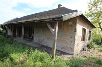 Rodinný dom s veľkým pozemkom na samote pri obci Číčov