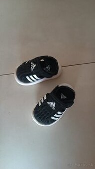 Adidas sandále 19
