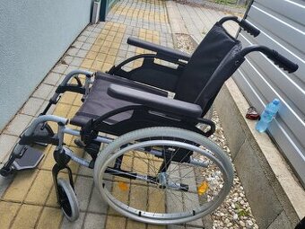 invalidny vozík 43cm odľahčený AL
