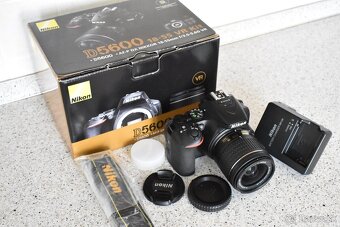 Nikon D5600 so sadou objektívov
