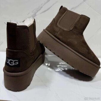UGG Tmavohnedé