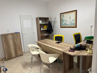 Kancelársky/obchodný priestor v objekte MAXPLAZA