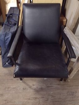 Kožené kreslo