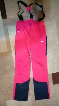 Predám dievčenské zimné softshelové nohavice.