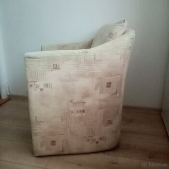 Predám čalúnené kreslo