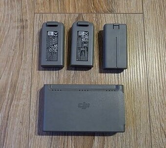 Predám DJI Mini 2 - nabíjací hub + 3x batéria