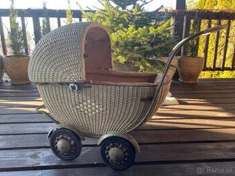 Prútený kočík pre bábiky