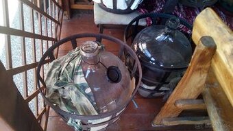 Sklenené demižóny s košom - 50Lx2, 30Lx3 - Vypratanie