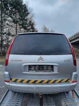 Predám dvere kapota nárazník blatnik na Citroen C8 rok 2005