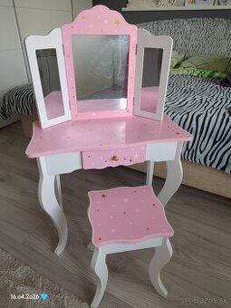 Toaletný detský stolík