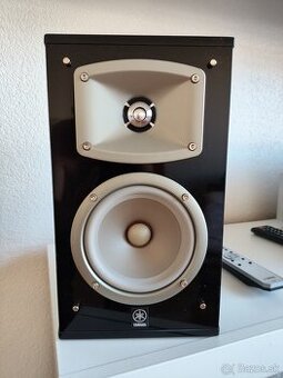 Yamaha NS 333.
