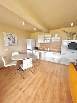 Predaj - 2i. byt 61m2 s loggiou, Michalovce