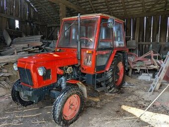 Traktor Zetor 5611 - široká kabina