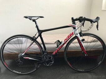 Cestný karbónový bicykel KTM
