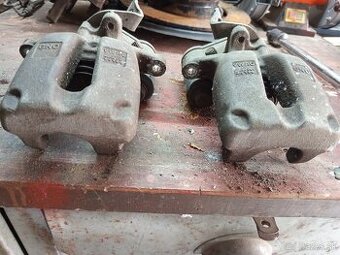 Zadne brzdové strmene 310mm volkswagen