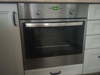 Vstavané spotrebiče, rúra + odsávač pár