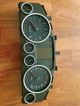 Touareg II nové budíky