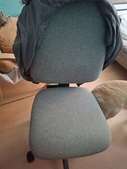 Písací stolík, poličky, otáčacia stolička