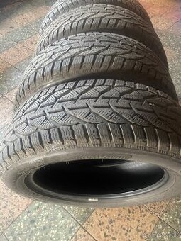 Predam zimne pneumatiky 215/55 r17 KORMORAN