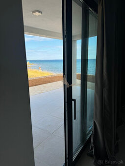 Chorvátsko - Na predaj novostavba apartmánu v prvej rade od 