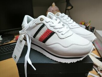 Tommy hilfinger vel 38