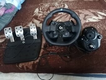 Predám volant s pedálmi a riadiacou pákou na Ps5