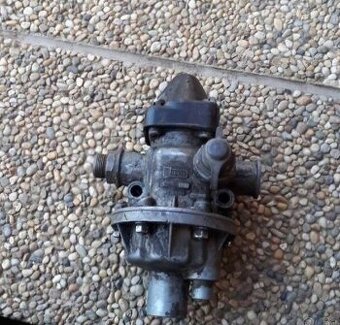 Plnic pneu na traktor Zetor...