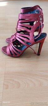 Dámske vysoké topánky