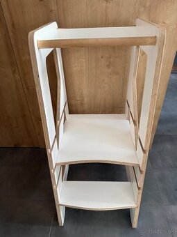 Rastúca učiaca veža