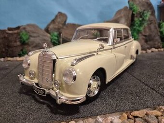 prodám model 1:18 mercedes benz 300C