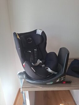 Autosedačka značky cybex