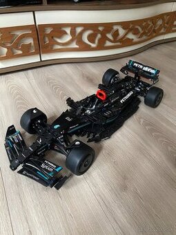 Stavebnica Technic 42171 Mercedes-AMG F1