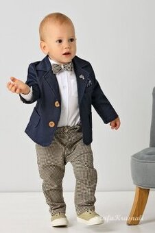 Chlapčenský oblek pre bábätko
