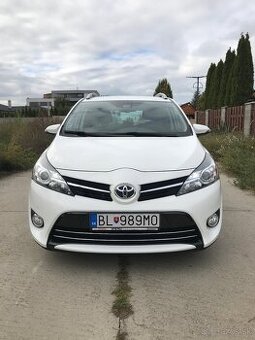 TOYOTA VERSO