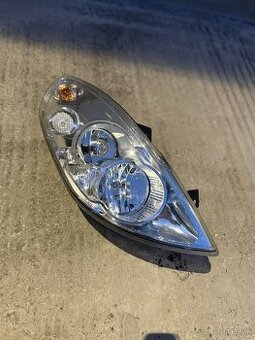RENAULT MASTER III 3 PRAVE PREDNE SVETLO