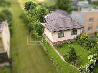 Rodinný dom v Rosine pri Žiline s pozemkom 1245m2