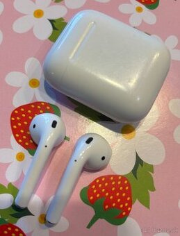 🎧 Predám Apple AirPods (1. generácia) s nabíjacím puzdrom –