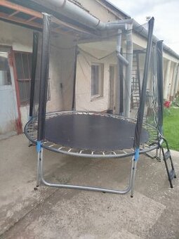 Trampolína