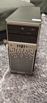 HP Proliant ML310e Gen8 v2