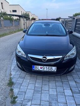 Predám Opel Astra 1.4 Turbo 140k Enjoy
