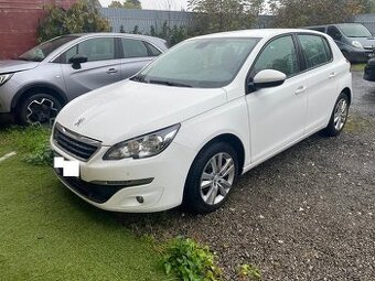 Peugeot 308 1.2 i 81kw, r.11/2015, klima, poškozen motor
