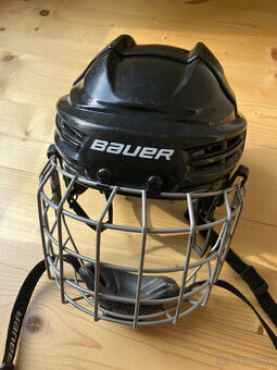 Predám hokejovú prilbu Bauer IMS 5.0, veľkosť M