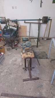 Domáca posilovňa - lavička a činky