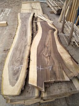 Predám vysušené orechové fošne - 8 cm hrubé