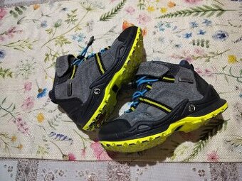 Detské chlapčenské prechodné topánky v.26