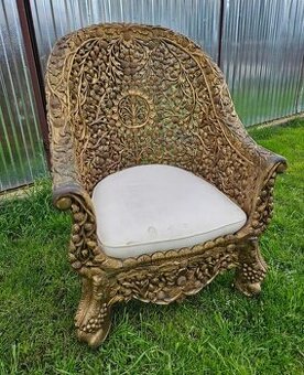 Starozitne kreslo