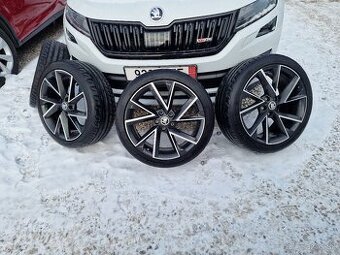 5x112 R19 orig ŠKODA + 235/40 ZR19 letné (nepoškodené)